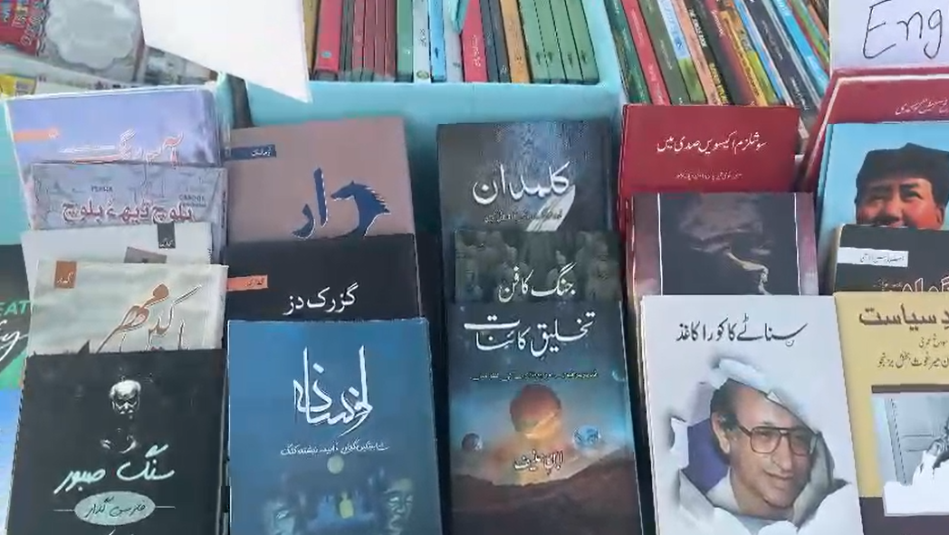 گوادر : کچرے کو خزانے میں تبدیل کرنے کی ہنری نمائش