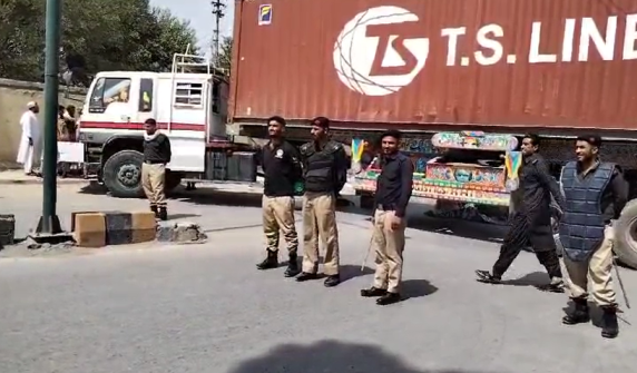 کوئٹہ ریڈ زون بدستور سیل ، شہرمیں ٹریفک کا نظام درہم برہم