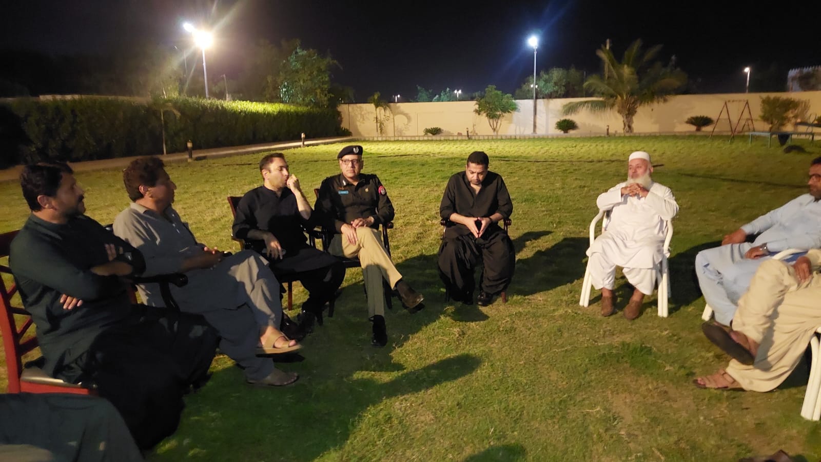 ماہرنگ لاپتہ افراد پر احتجاج کی بجائے مذاکرات کرے -ضیاء لانگو
