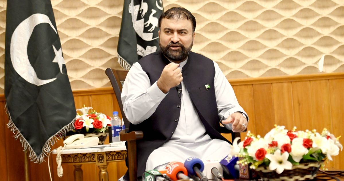 حکومت بلوچستان 500 مزدور کے بچوں کو اعلی تعلیم دے گی - سرفراز بگٹی