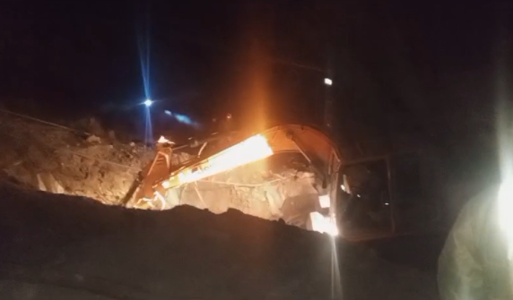 سنجیدی سے 18 گھنٹے گذرنے کے باوجود 12 کانکن تاحال پھنسے ہیں
