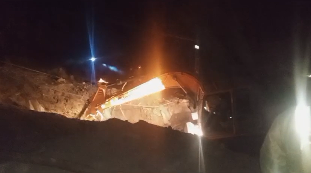 سنجیدی سے 18 گھنٹے گذرنے کے باوجود 12 کانکن تاحال پھنسے ہیں