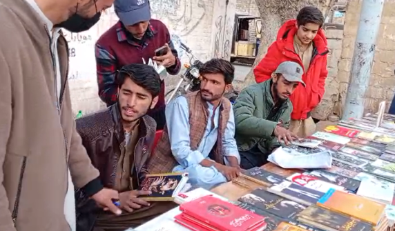 قلات میں کتاب میلہ ،طلبہ کا مختلف کتابوں میں دلچسپی