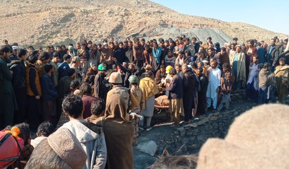 سنجید ی کوئلہ کان سے 11 لاشیں برآمد 1 کاکن کی تلاش جاری