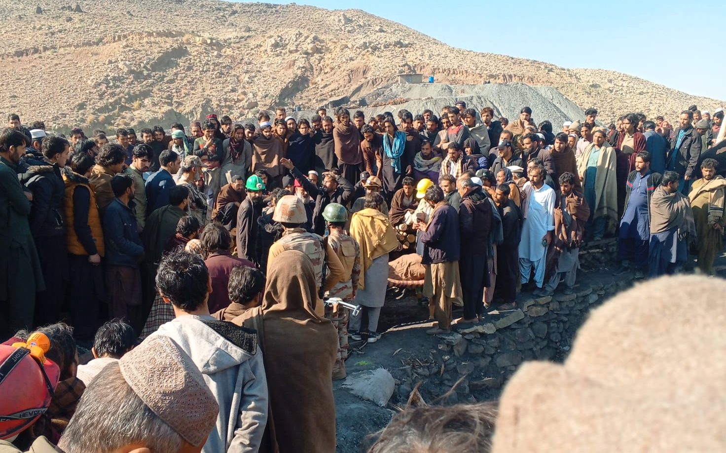 سنجید ی کوئلہ کان سے 11 لاشیں برآمد 1 کاکن کی تلاش جاری